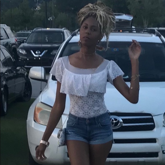 Meet Tamra!❤️🙏🏾👌🏽🌷 - Picture 6 of 7